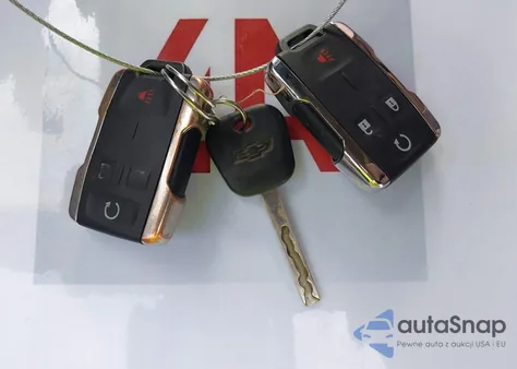 2017 Chevrolet Silverado 1500 High Country z USA, uszkodzony, nr VIN 3GCPCTEC2HG184536